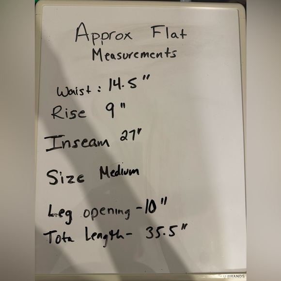 Midrise Q2 distressed ankle distressed jeans size Medium - Picture 9 of 9